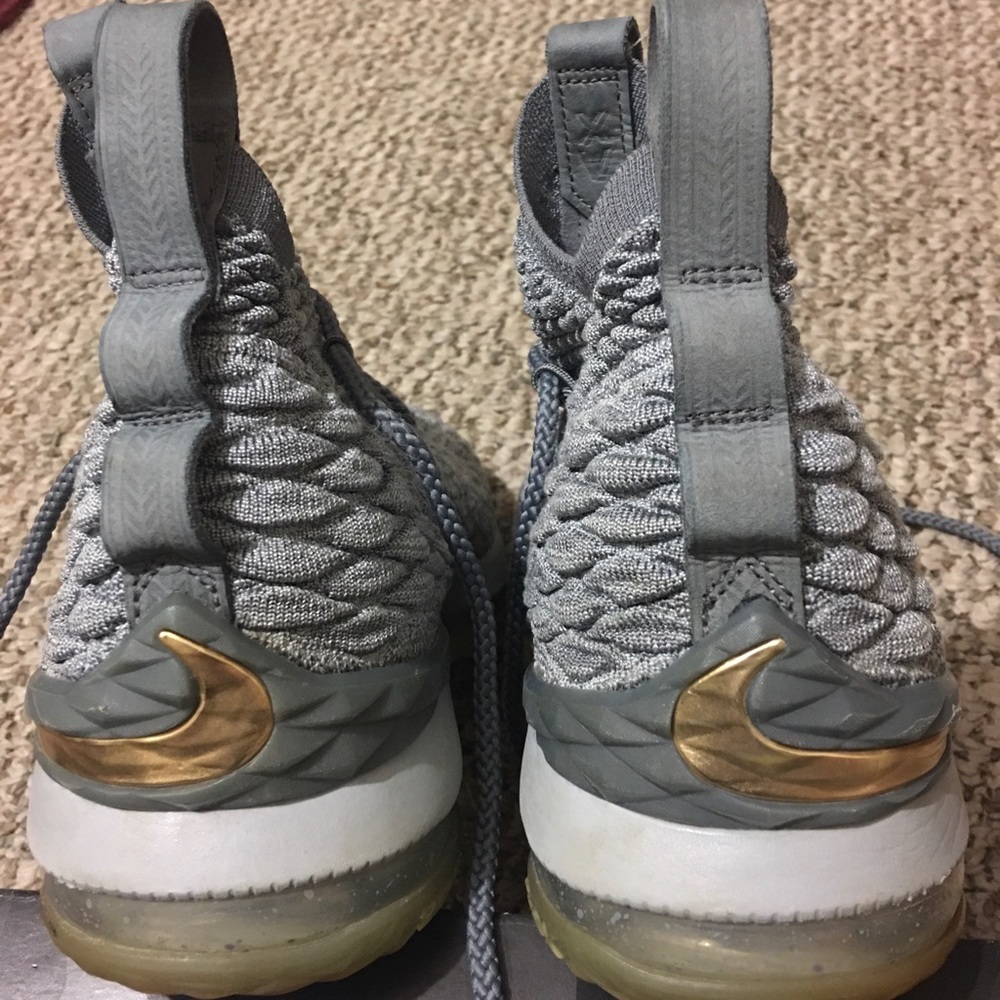 NIKE Lebron’s 6.5Y